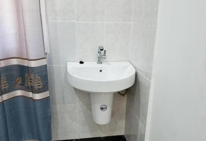 家庭间, Maneno House