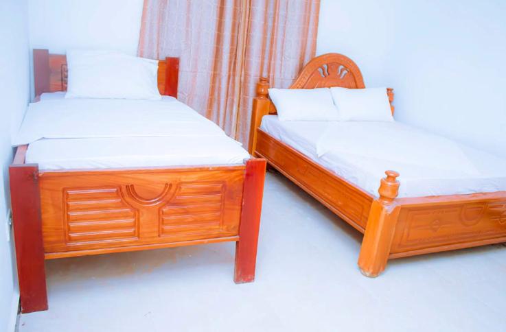 家庭间, Maneno House