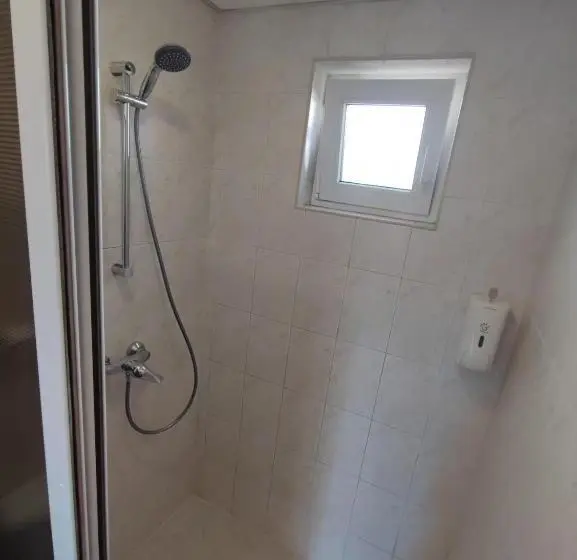 اتاق لوکس, Hostel Canto