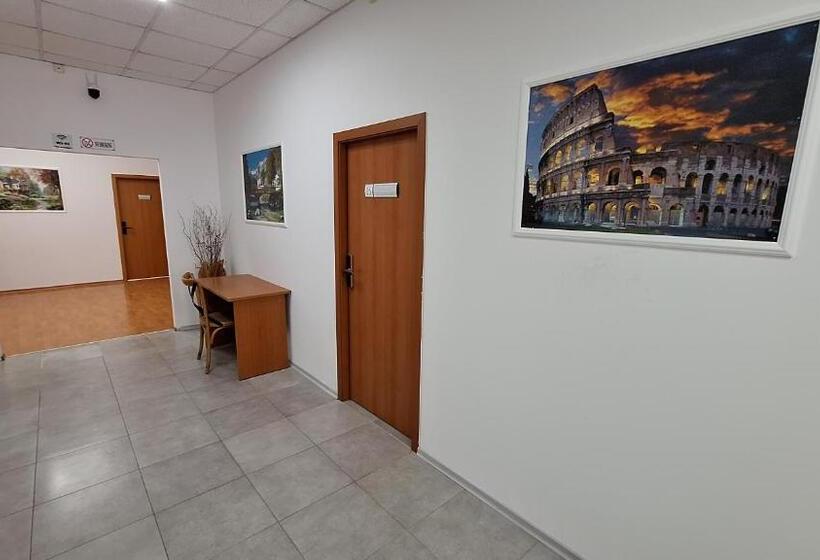 اتاق استاندارد با سرویس بهداشتی مشترک, Hostel Canto