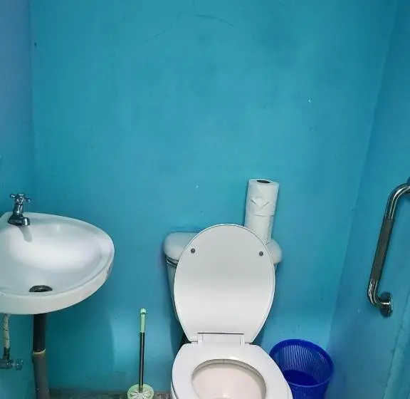 スタンダード4人部屋, Hostel Rossy