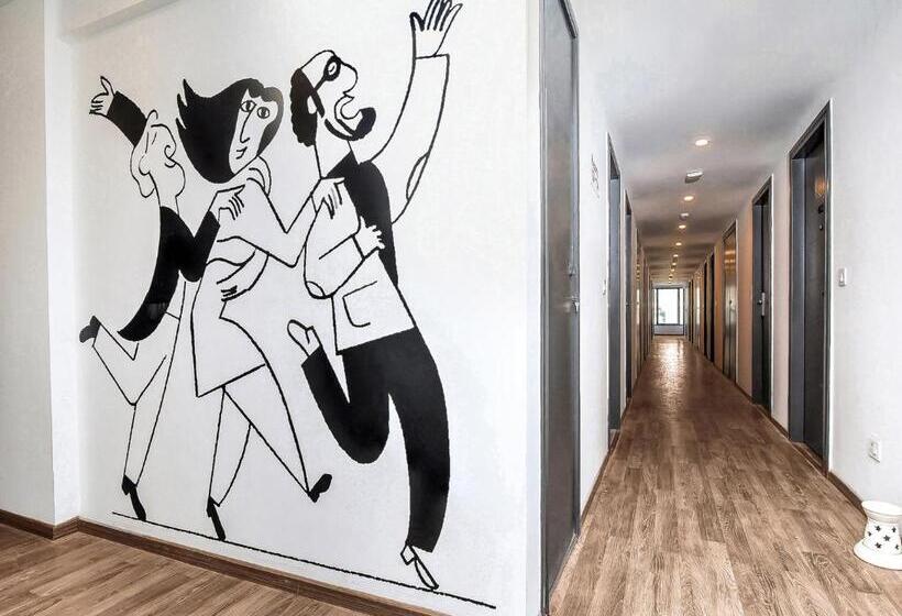 トリプルクラシックルーム, Collection O The Legent