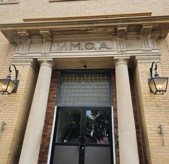 سوییت اجرایی, Eaglescape Suites And Event Center