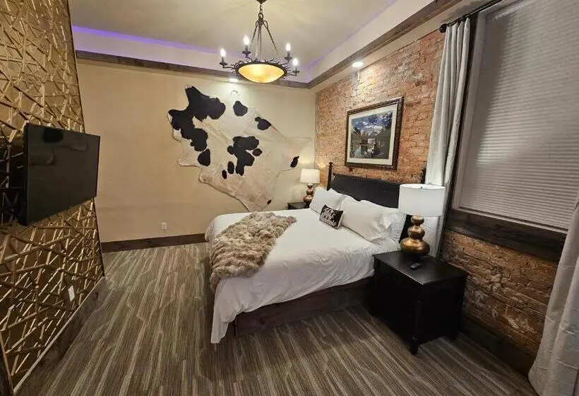 Deluxe-studio, Eaglescape Suites And Event Center