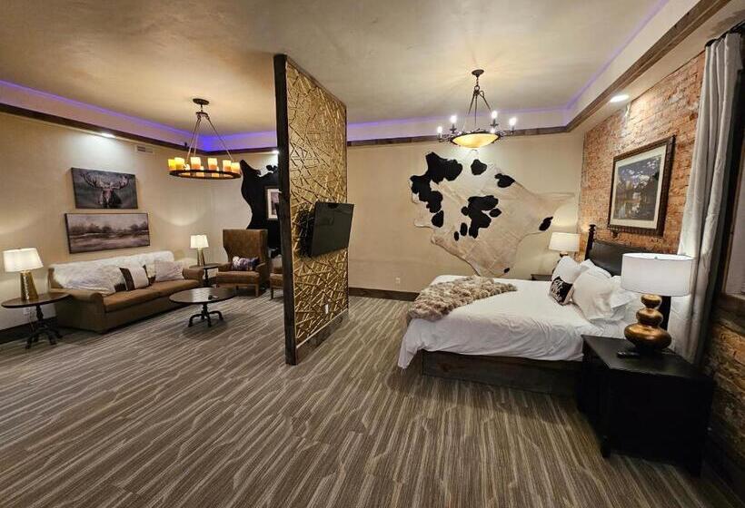 استودیوی لوکس, Eaglescape Suites And Event Center