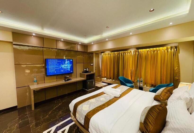 Deluxe Svit, Home2 Renaissance Club