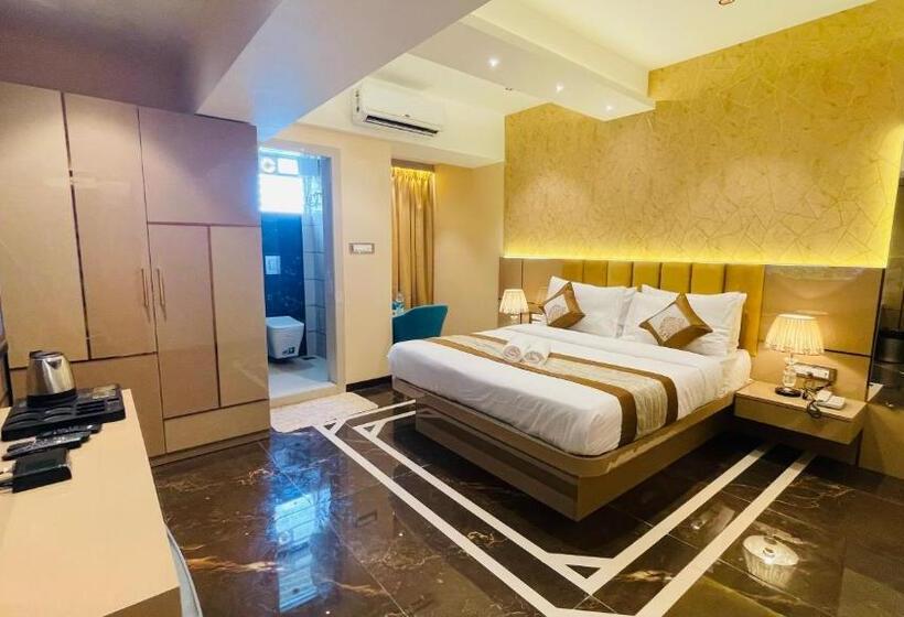 סוויטה, Home2 Renaissance Club