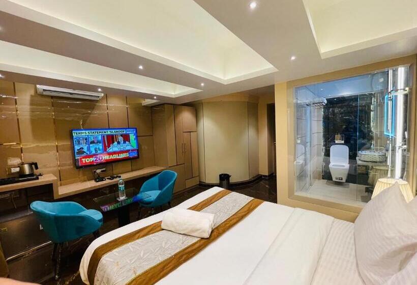 סוויטה, Home2 Renaissance Club