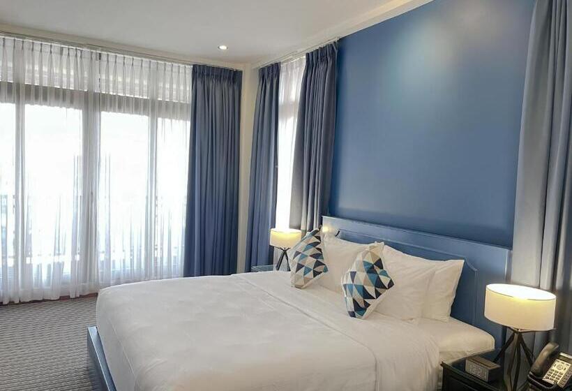 Люкс, Jaya Suites