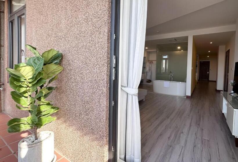 סוויטה, Jaya Suites