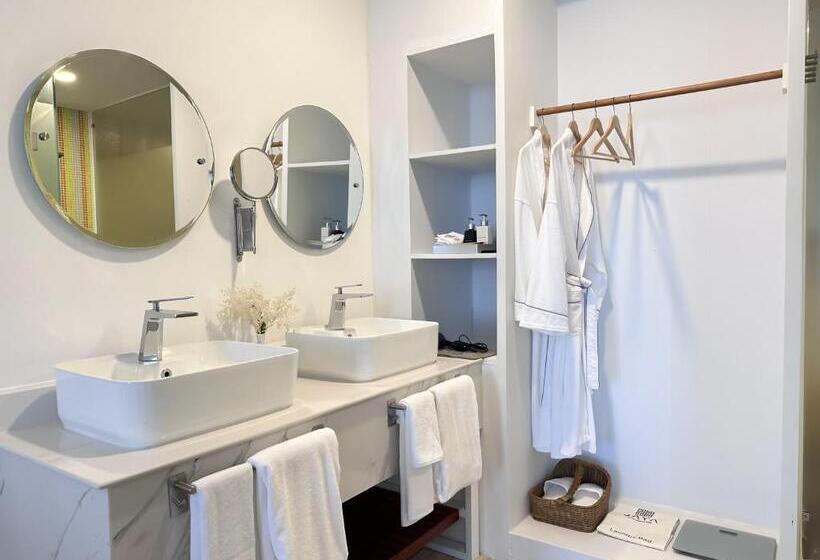 סוויטה, Jaya Suites