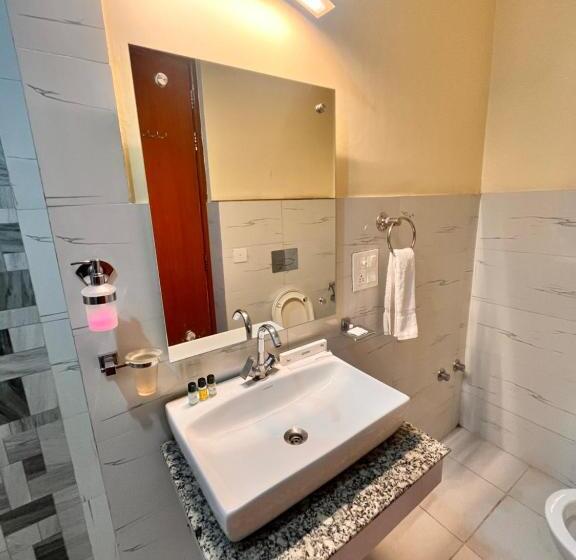 חדר סטנדרט, Oyster Pearl Near Medanta Hospital Sec39