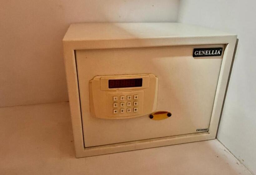 חדר סטנדרט, Oyster Pearl Near Medanta Hospital Sec39