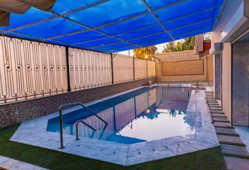 1 Bedroom Penthouse Apartment, The Villa 604 Powered By Look
