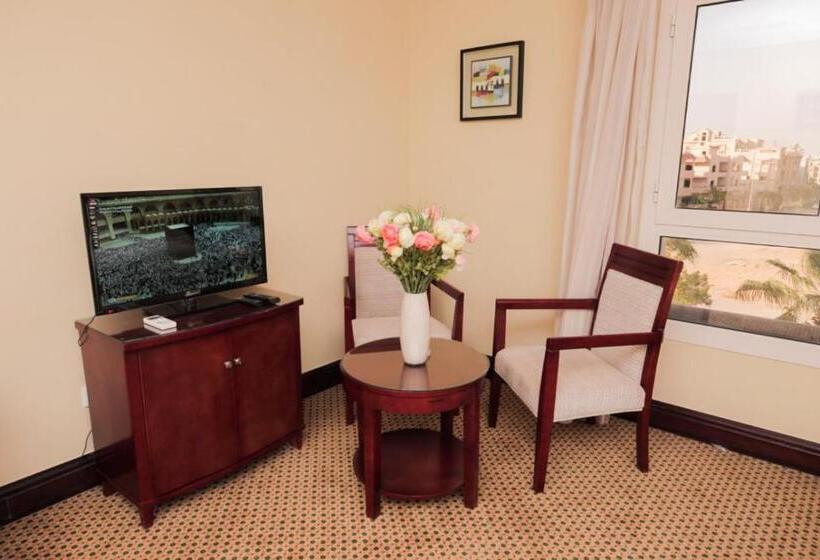 اتاق لوکس با چشم‌انداز باغ, The Villa 604 Powered By Look