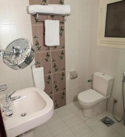 اتاق لوکس با چشم‌انداز باغ, The Villa 604 Powered By Look
