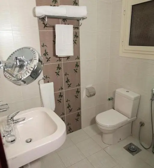 اتاق لوکس با چشم‌انداز باغ, The Villa 604 Powered By Look