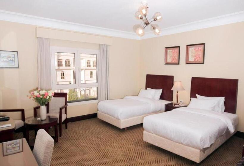 اتاق لوکس با چشم‌انداز استخر, The Villa 604 Powered By Look