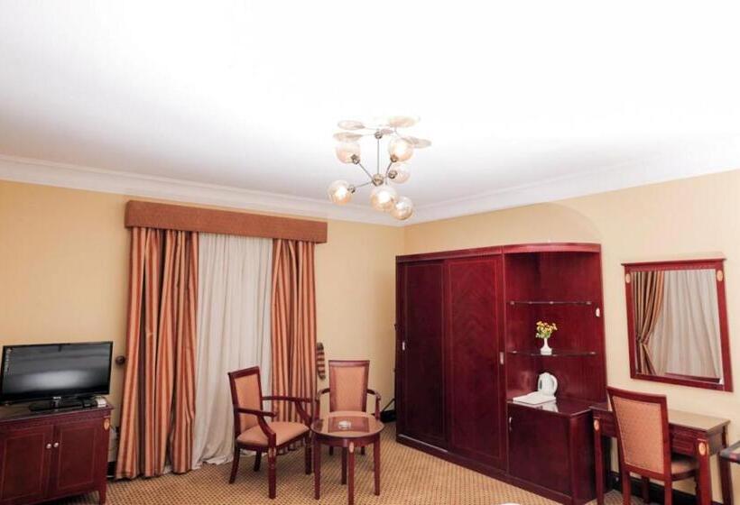 اتاق لوکس با چشم‌انداز استخر, The Villa 604 Powered By Look