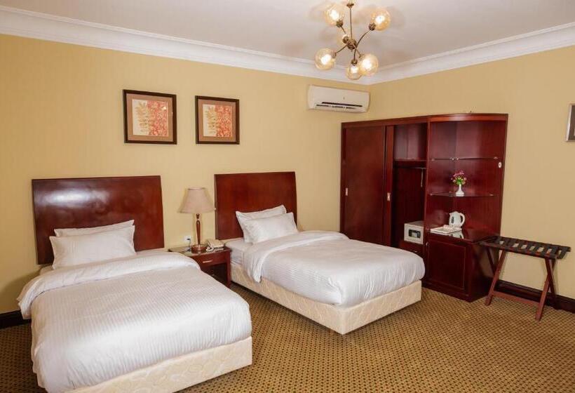 اتاق لوکس با چشم‌انداز استخر, The Villa 604 Powered By Look