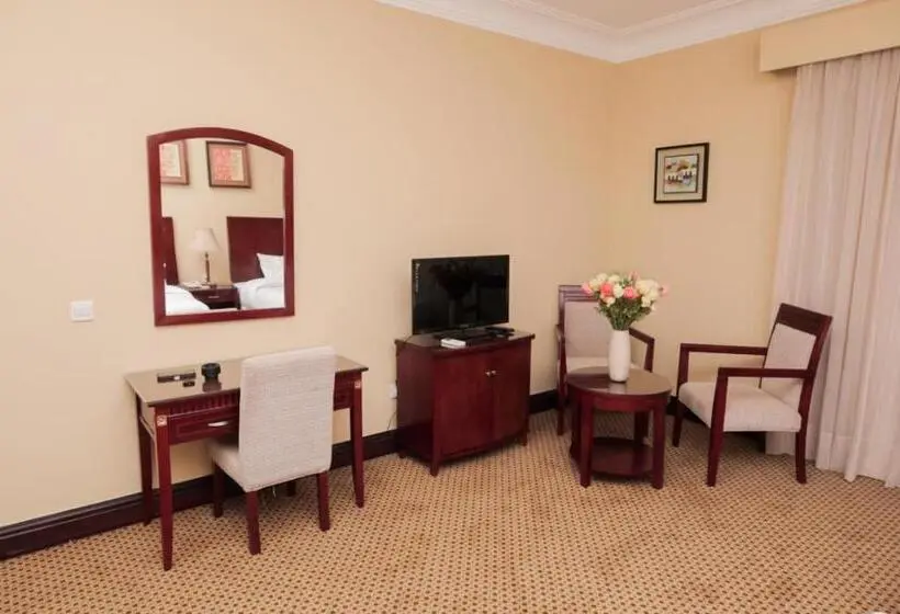 اتاق لوکس با چشم‌انداز استخر, The Villa 604 Powered By Look