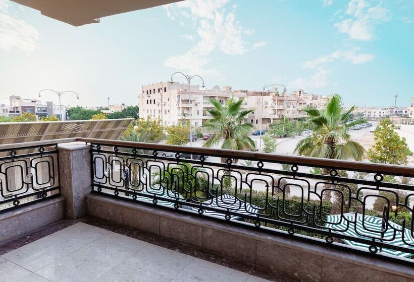 اتاق لوکس با چشم‌انداز باغ, The Villa 604 Powered By Look