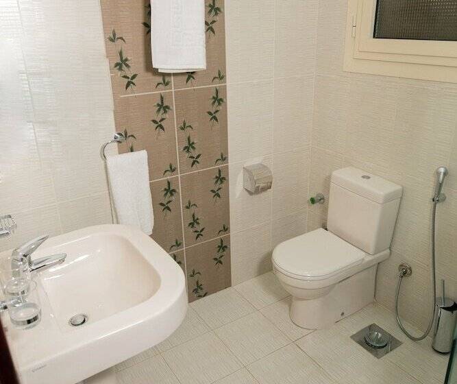 اتاق لوکس با چشم‌انداز باغ, The Villa 604 Powered By Look