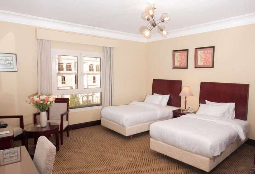 اتاق لوکس با چشم‌انداز باغ, The Villa 604 Powered By Look