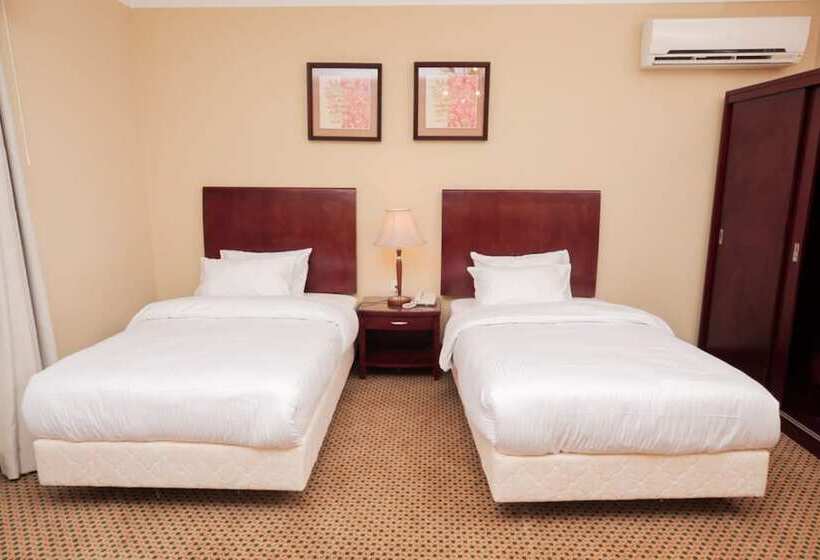 اتاق لوکس با چشم‌انداز استخر, The Villa 604 Powered By Look