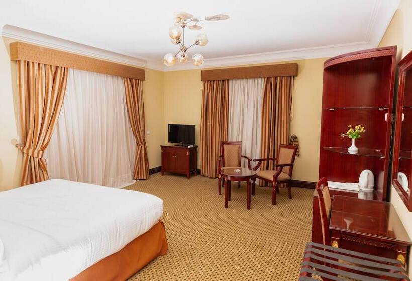 اتاق لوکس با چشم‌انداز استخر, The Villa 604 Powered By Look