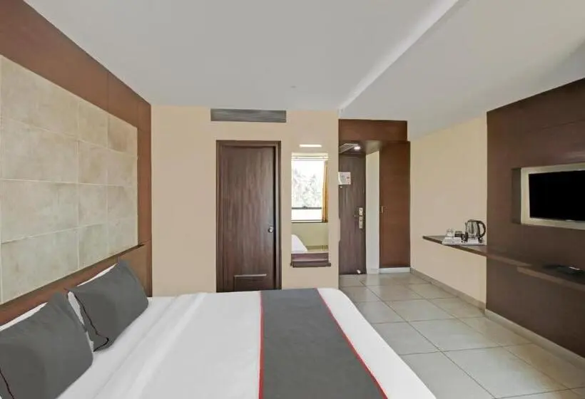 スタンダードスタジオ, Venkys Stay Inn