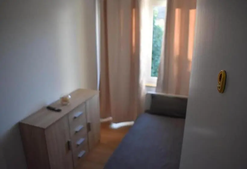 Standard Yhden Hengen Huone Parveke, Pension Bären