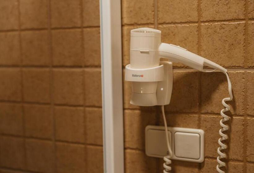 استودیوی استاندارد, Cathedral Apartments Self Check In