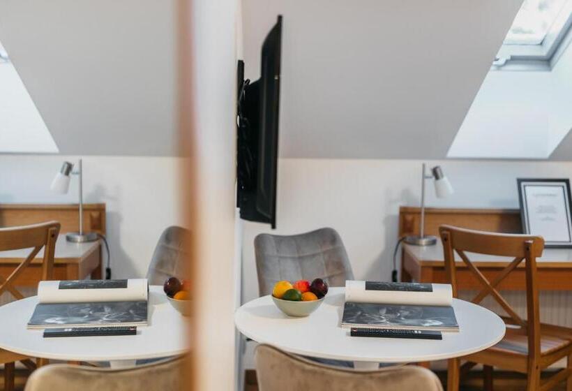 آپارتمان لوکس 1 خوابه, Cathedral Apartments Self Check In