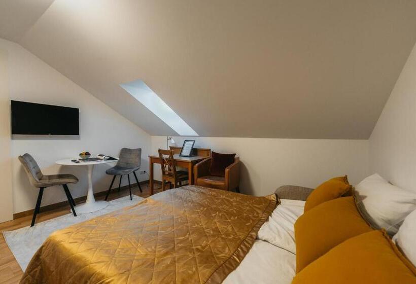 آپارتمان لوکس 1 خوابه, Cathedral Apartments Self Check In