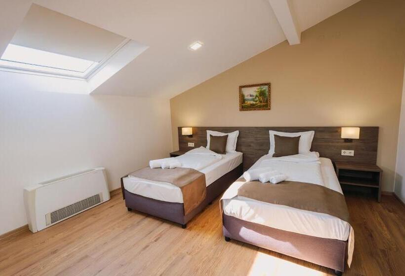 Standart Oda, хотел театъръ