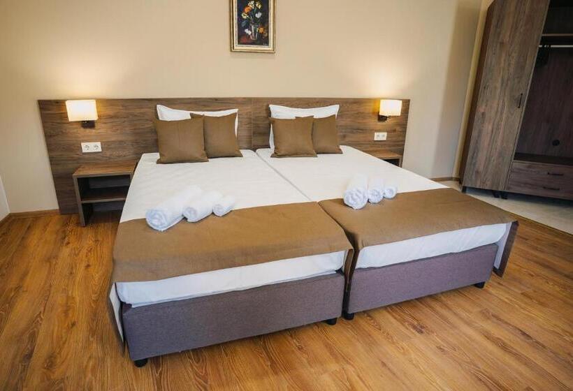 Balkonlu Delüks Oda, хотел театъръ