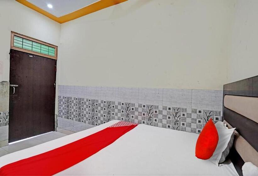 三人经典房间, Oyo Flagship Sk