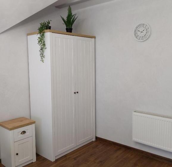 جناح مزوَّد بشرفة, Relax Complex