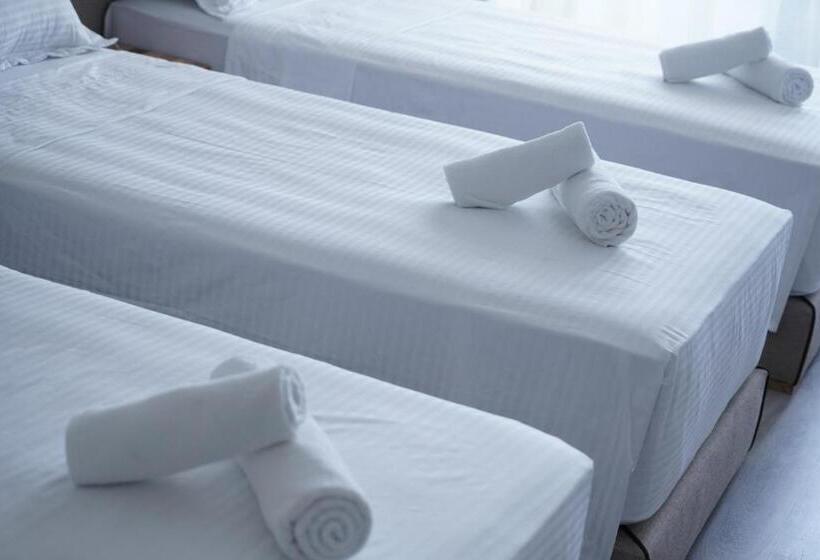 חדר סטנדרט לשלושה עם מרפסת, Seashell