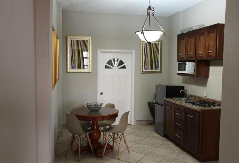 Семейный Номер, Panoramic Penthouse Downtown