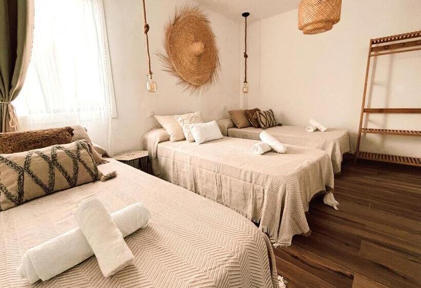 Трехместный Номер Deluxe, Chakra House Fuerteventura   Affordable Rooms In A Cozy Guesthouse