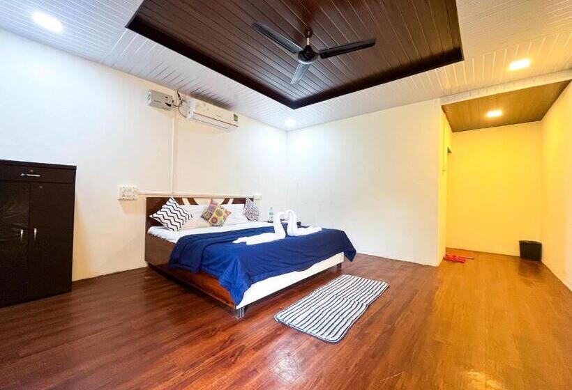 家庭套房, The Hidden Resort