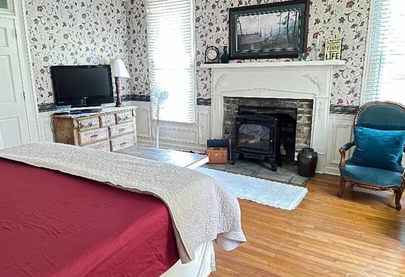 غرفة قياسية سرير كينج, Historic Seaton Springs Farm B&b   J Seaton King Room & Private Bath