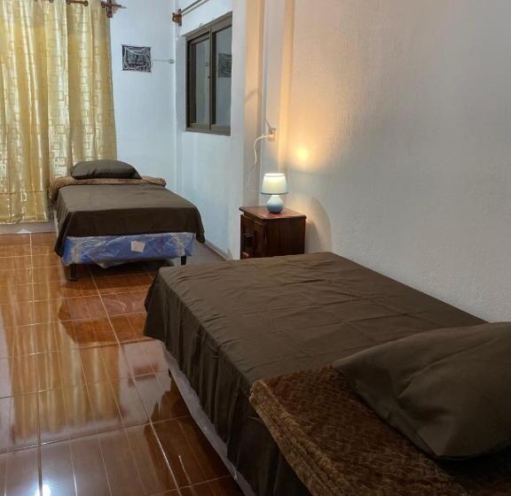 اتاق استاندارد سه نفره, Hostal Tika´aaj