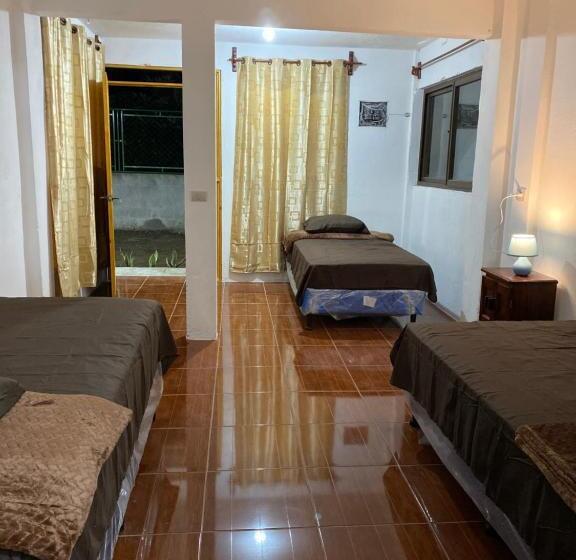 اتاق استاندارد سه نفره, Hostal Tika´aaj