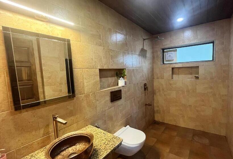 חדר סטנדרט לשלושה עם נוף לגינה, Sukriti Farms