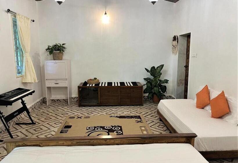 חדר סטנדרט לשלושה עם טרסה, Sukriti Farms