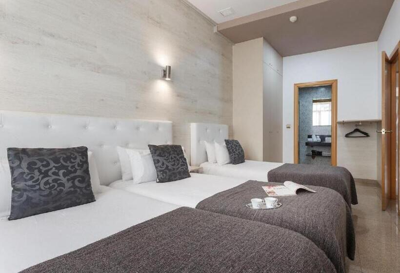 1 Bedroom Penthouse Apartment, Aparthotel Rambla108