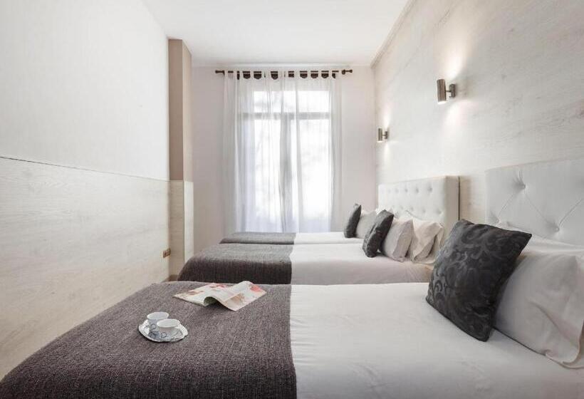 1 Bedroom Penthouse Apartment, Aparthotel Rambla108